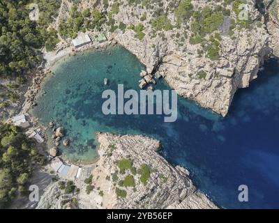 Vue aérienne de Cala de es Portixol, Ibiza, Îles Baléares, Espagne, Europe Banque D'Images