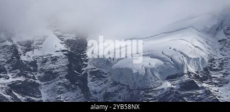 Langue du Guggiglacier, glacier sur le Jungfraujoch Banque D'Images