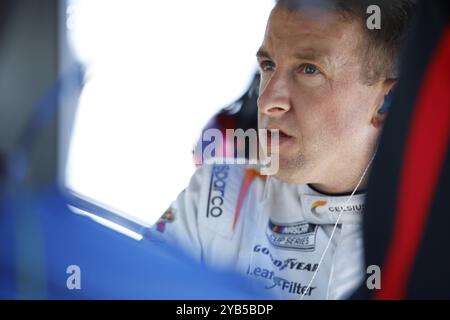 Le pilote de la NASCAR Cup Series, AJ Allmendinger (16 ans) se rend sur la piste pour s'entraîner pour le Go Bowling au Glen au Watkins Glen International à Watk Banque D'Images