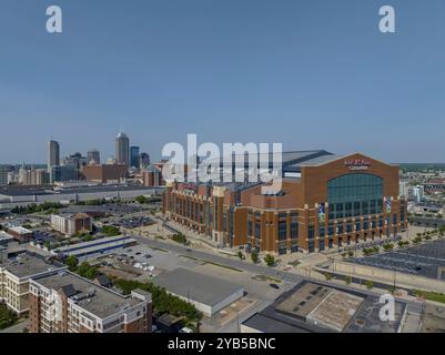 Vue aérienne du Lucas Oil Stadium, stade des Indianapolis Colts, situé dans la ville d'Indianapolis, Indiana Banque D'Images