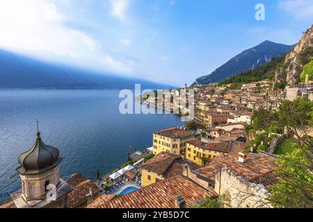 Destination de voyage préférée, Limone sur le lac de Garde, Brescia, Lombardie, Italie, Europe Banque D'Images