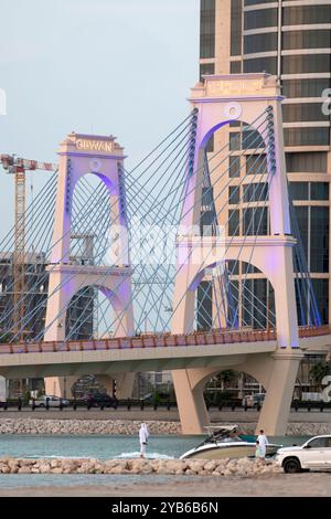 Pont Gewan à l'entrée du quartier résidentiel Pearl Qatar Banque D'Images