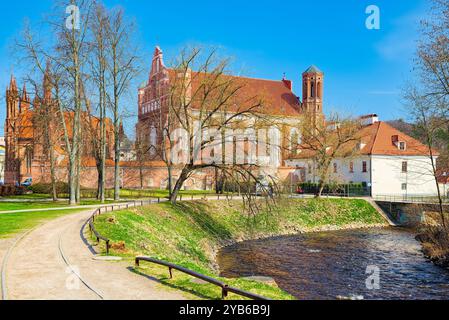 Église catholique de Saint Anna à Vilnius (lit. Église de la Sainte Onos) est une église catholique, un monument de l'architecture gothique, l'un des plus célèbres Banque D'Images