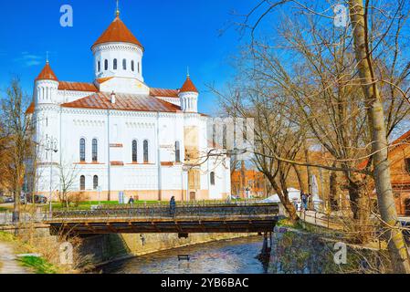 Prechistensky - Cathédrale Cathédrale Orthodoxe dans Vilnius. Situé dans la vieille ville dans la vallée sur la rive du Vilni. La Lituanie. Banque D'Images