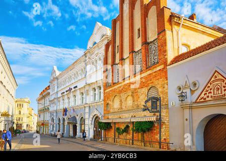 Vilnius, Lituanie - 17 juin 2015 : Portes de l'aube est une rue dans la partie historique de la vieille ville de Klaipeda. La Lituanie. Banque D'Images