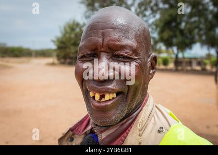 Portrait de Samson, un homme de la tribu Masai, Masai Mara, Kenya, Afrique Banque D'Images