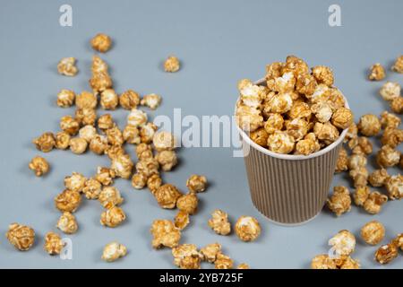 Pop-corn doux caramélisé vue de dessus de près. Banque D'Images