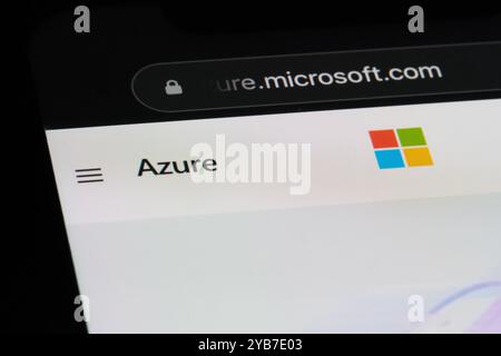 Logo de la marque Microsoft Azure signé sur le site officiel. Banque D'Images