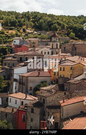 L'ancien village de Sasso di Castalda dans la région de Basilicate, Italie Banque D'Images