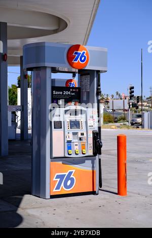 Barstow, Californie, USA-12 juin 2024 : 76 station-service Banque D'Images