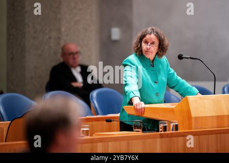 Den Haag, pays-Bas. 15 octobre 2024. DEN HAAG, PAYS-BAS - 15 OCTOBRE : la ministre Marjolein Faber lors du débat plénier à la Tweede Kamer le 15 octobre 2024 à Den Haag, pays-Bas (photo de John Beckmann/Orange Pictures) crédit : Orange pics BV/Alamy Live News Banque D'Images