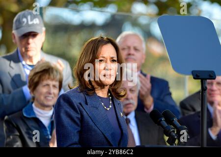 Washington Crossing, États-Unis. 16 octobre 2024. Kamala Harris lors d'un événement de campagne le 16 octobre 2024 dans le comté de Bucks, PA, États-Unis. Crédit : Bastiaan Slabbers / OOgImages Banque D'Images