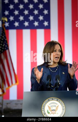 Washington Crossing, États-Unis. 16 octobre 2024. Kamala Harris lors d'un événement de campagne le 16 octobre 2024 dans le comté de Bucks, PA, États-Unis. Crédit : Bastiaan Slabbers / OOgImages Banque D'Images