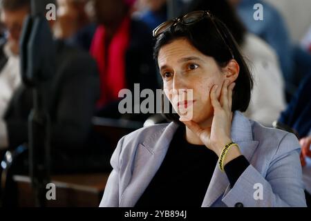 Roma, Italie. 17 octobre 2024. La segretaria Elly Schlein partecipa a : la Svolta necessaria incontro nella sala Sassoli della sede partito Democratico per parlare dell'emergenza migranti &#x2014 ; Roma, Italia - Gioved&#xec;, 17 Ottobre 2024 (foto Cecilia Fabiano/LaPresse) Ther Secretary Elly Schlein participe à : la réunion d'urgence nécessaire dans la salle SASSOLI du siège social du Parti démocrate de Rome/Presse photo de Cecilia LaPamano, jeudi 2024 octobre 2017 octobre 2017 octobre 2010, LaPresse Banque D'Images