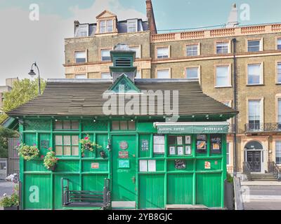 Abris de taxi, Russell Square, Londres, Angleterre. Banque D'Images