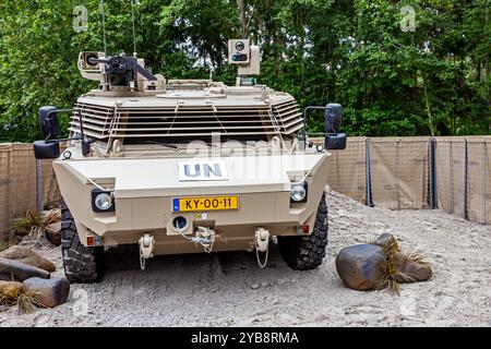 Véhicule blindé de reconnaissance Fennek de l'armée lors de la journée portes ouvertes de l'armée de l'air. Gilze-Rijen, pays-Bas - 20 juin 2014 Banque D'Images