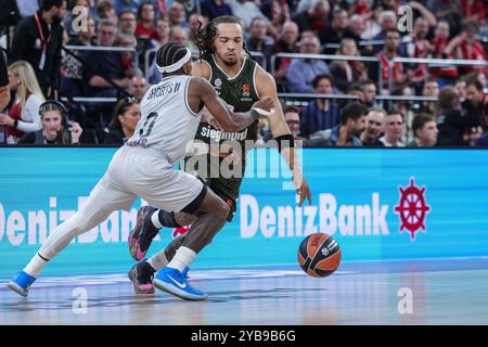 Allemagne. 17 octobre 2024. Basketball Turkish Airlines EuroLeague 4. Spieltag FC Bayern Basketball - Paris Basketball AM 17.10.2024 im SAP Garden Muenchen TJ Shorts ( Paris ), links - Carsen Edwards ( Muenchen ), rechts Foto : Revierfoto crédit : ddp media GmbH/Alamy Live News Banque D'Images