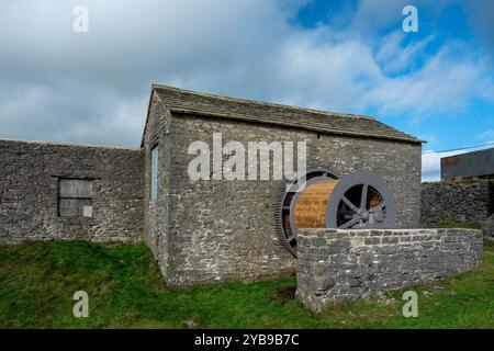 La mine de plomb de Magpie abandonnée et désaffectée près du village de Sheldon par un jour d'automne ensoleillé dans le Derbyshire Peak District, Angleterre, Royaume-Uni. Banque D'Images