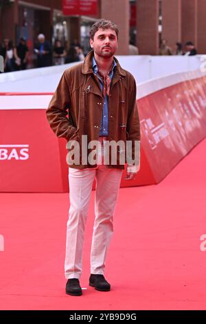 Rome, Italie. 17 octobre 2024. Flavio Furno assiste au tapis rouge ''Marko Polo'' lors du 19ème Festival du film de Rome à l'Auditorium Parco Della Musica à Rome, Italie, le 17 octobre 2024. (Photo de Domenico Cippitelli/NurPhoto) crédit : NurPhoto SRL/Alamy Live News Banque D'Images