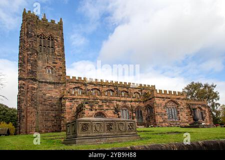 Église St Mary's et All saints dans le village Cheshire de Great Budworth près de Northwich Angleterre Banque D'Images