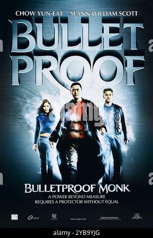 Bulletproof Monk (2003) réalisé par John Woo et mettant en vedette Chow Yun-Fat, Seann William Scott et Michelle Yeoh. Un moine mystique protège un ancien rouleau avec un immense pouvoir, faisant équipe avec un voleur de rue pour sauver le monde. Photographie d'une affiche originale US Advance de 2003 ***USAGE ÉDITORIAL SEULEMENT***. Crédit : BFA / MGM Banque D'Images