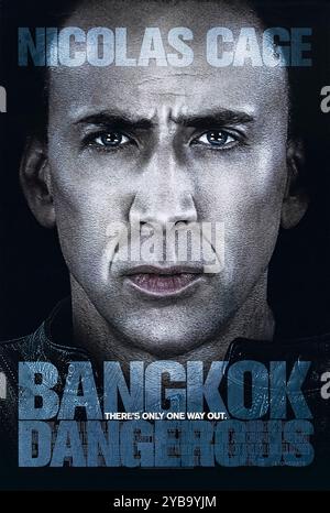 Bangkok Dangerous (2008) réalisé par les frères Pang et mettant en vedette Nicolas cage. Un tueur à gages se rend à Bangkok pour compléter une série de travaux, mais trouve sa vie compliquée par une femme locale et sa conscience. Photographie d'une affiche originale américaine d'une feuille de 2008 ***USAGE ÉDITORIAL SEULEMENT***. Crédit : BFA / Lionsgate Banque D'Images