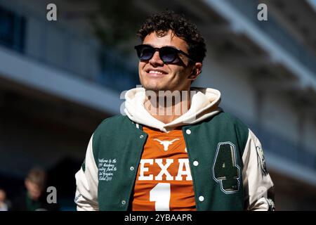 Austin, Vereinigte Staaten. 17 octobre 2024. Lando Norris (McLaren Formula 1 Team, Großbritannien, #04) im Texas University Outfit, USA, formel 1 Weltmeisterschaft, Grand Prix der Vereinigten Staaten von Amerika, circuit of the Americas Austin, Media Day, 17.10.2024 Foto : Eibner-Pressefoto/Michael Memmler crédit : dpa/Alamy Live News Banque D'Images