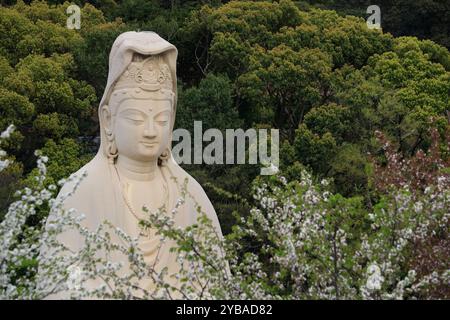 Statue de Bouddha Ryozen Kannon à Higashiyama. Kyoto, Japon Banque D'Images