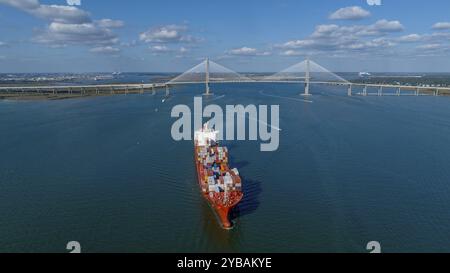 Vue aérienne de l'Arthur Ravenel Jr. Pont sur la rivière Cooper en Caroline du Sud, États-Unis, Amérique du Nord Banque D'Images