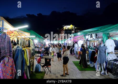 Marché nocturne du Mékong Riverfront. Vientiane, Laos Banque D'Images
