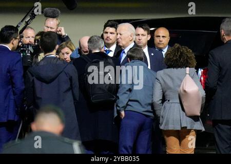 Joseph R. Biden Jr. BEI seiner Ankunft zu seinem Staatsbesuch in Deutschland mit der Air Force One auf dem militärischen Teil vom Flughafen Berlin-Brandenburg. Berlin, 17.10.2024 Banque D'Images