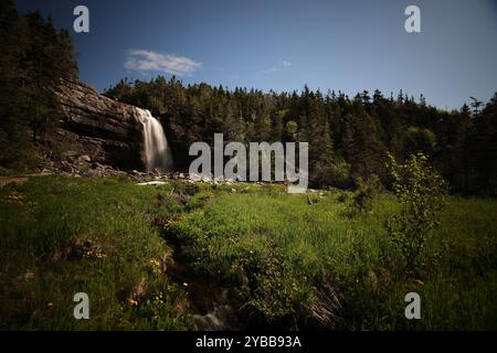 Hidden Falls, Sheaves Cove, Terre-Neuve-et-Labrador, T.-N.-L., Canada Banque D'Images