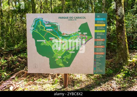 Canela, Brésil - 15 octobre 2024 : carte d'information au Parque do Caracol, célèbre parc naturel et destination touristique de Canela Banque D'Images