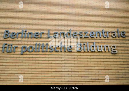 Berliner Landeszentrale für Politische Bildung, Hardenbergstraße, Charlottenburg, Charlottenburg-Wilmersdorf, Berlin, Deutschland *** Berlin State Center for Political Education, Hardenbergstraße, Charlottenburg, Charlottenburg Wilmersdorf, Berlin, Allemagne Banque D'Images