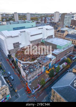 Vue aérienne de l'ancienne salle de musique O2 ABC sur Sauchiehall Street qui a été endommagée par un incendie et doit maintenant être démolie, Glasgow, Écosse, Royaume-Uni Banque D'Images