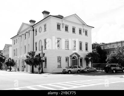 Le palais de justice historique du comté de Charleston à Charleston, Caroline du Sud, construit en 1753, présente une architecture coloniale étonnante. Banque D'Images