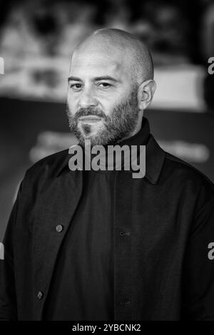 Rome, Italie - 16 octobre 2024 : Giuliano Sangiorgi assiste au tapis rouge "Berlinguer - la grande ambition" lors du 19ème Festival du film de Rome à l'Auditorium Parco Della Musica. Banque D'Images