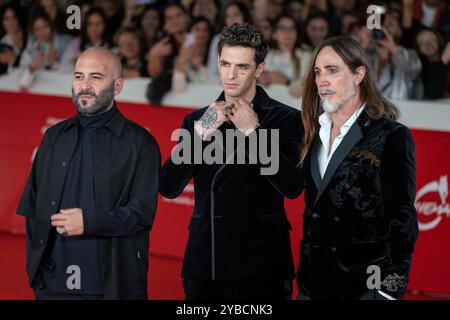 Rome, Italie - 16 octobre 2024 : (de gauche à droite) Giuliano Sangiorgi, Achille Lauro et Manuel Agnelli assistent au tapis rouge 'Berlinguer - la grande ambition' lors du 19ème Festival du film de Rome à l'Auditorium Parco Della Musica. Banque D'Images