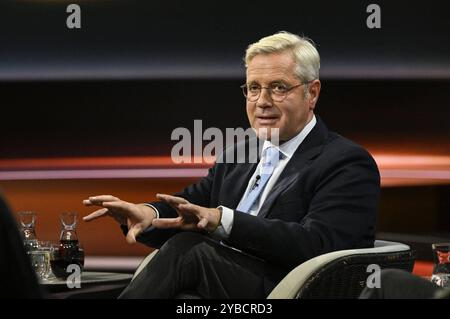 Norbert Röttgen Politiker 10/24 son Norbert Röttgen AM 17. Oktober 2024 dans Markus Lanz , ZDF TV Fernsehen Talkshow Talk Show Deutschland deutsche deutscher Mann Politik CDU Außenpolitiker politicien allemand quer halb sitzend sprechend gestikulierend *** Norbert Röttgen politicien 10 24 Her Norbert Röttgen le 17 octobre 2024 dans Markus Lanz , ZDF TV talk show talk show télé talk show Deutschland german man politique allemande CDU politicien allemand demi assis parlant de gesticulation Banque D'Images