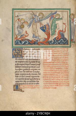 La bataille entre les Anges et les Dragons ; Apocalypse de Dyson Perrins, vers 1255-1260. Informations supplémentaires:dans le chapitre douze de l'Apocalypse, Saint Jean l'Evangéliste envisage l'Archange Michel combattant avec deux autres anges dans le ciel pour chasser le dragon qui avait menacé la femme vêtue dans le soleil. Depuis la marge de la page, Saint John regarde cette scène, qui est décrite et analysée dans le texte et le commentaire ci-dessous. Alors que trois dragons sinueux se tordent et tournent sous les anges attaquants, leurs adversaires les repoussent avec des épées et des lances. L'élégance des trois anges Banque D'Images