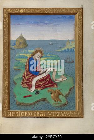 Saint Jean sur Patmos ; Livre d'heures, vers 1480-1490. Informations supplémentaires:isolé sur l'île grecque de Patmos, un jeune Saint Jean inscrit les mots d'ouverture de son récit de la vie du Christ sur un rouleau drapé sur ses genoux. Un pot d'encre et l'étui de transport pour son stylo plume sont à ses pieds, et son symbole, l'aigle, est perché devant lui. L'illuminateur, Georges Trubert, a représenté les îles et les navires voisins avec une précision minutieuse. Particulièrement remarquables sont les deux îles lointaines, qui apparaissent en bleu très pâle à l'horizon. Banque D'Images