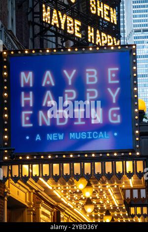 Publicité au Belasco Theatre avec 'Maybe Happy Ending'', New York City, États-Unis 2024 Banque D'Images