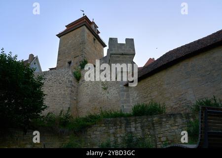 Rempart de la ville et Tour Rothenburg ob der Tauber Allemagne. La tour Kobolzell et le mur de la ville entourant Rothenburg ob der Tauber, Bavière, Allemagne Banque D'Images