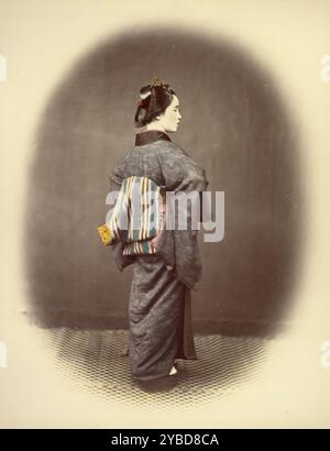 Jeune dame aristocratique, 1866-1867. Portrait pleine longueur d'une femme. Banque D'Images