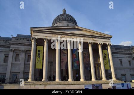 Londres, Royaume-Uni. 17 octobre 2024. Vue générale de la National Gallery à Trafalgar Square. Crédit : Vuk Valcic/Alamy Banque D'Images