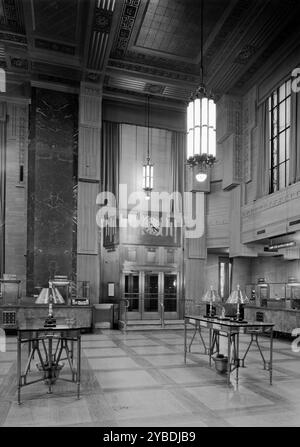 Dollar Savings Bank, Grand Concourse, New York, 1946. Banque D'Images