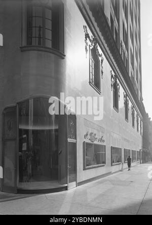 I. magasin de chaussures Miller, commerce à 5th Ave et 54th équipé, New York City, 1939. Banque D'Images