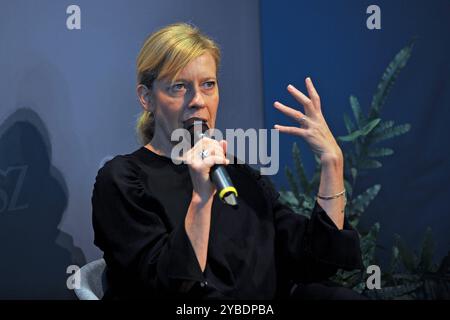 Frankfurter Buchmesse 2024. Schauspielerin Caroline Peters AM 18.10.2024 auf der Frankfurter Buchmesse. 20241018MWI010300 *** Foire du livre de Francfort 2024 L'actrice Caroline Peters sur 18 10 2024 à la Foire du livre de Francfort 20241018MWI010300 Banque D'Images