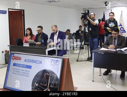 GUARDERAS ABAD CONTENCIOSO ELECTORAL Quito, vendredi 18 octobre 2024 audition orale des preuves et allégations de Juan Esteban Guarderas contre Veronica Abad, devant le Tribunal contentieux électoral, Cuenca dossier de candidature à la mairie Eric Erazo avocat du vice-président photos API Rolando Enriquez Quito Pichincha Ecuador POL GUARDERAS ABAD CONTENCIOSO ELECTORAL eea60ff1ed0e28bea9fc373273237xENZENZERX Copyright Banque D'Images