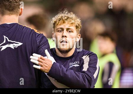 Franklins Gardens, Northampton, Royaume-Uni. 18 octobre 2024. Gallagher Premiership Rugby, Northampton Saints versus Sale Sharks ; Scrum-Half Gus Warr of Sale Sharks pendant l'échauffement d'avant-match crédit : action plus Sports/Alamy Live News Banque D'Images